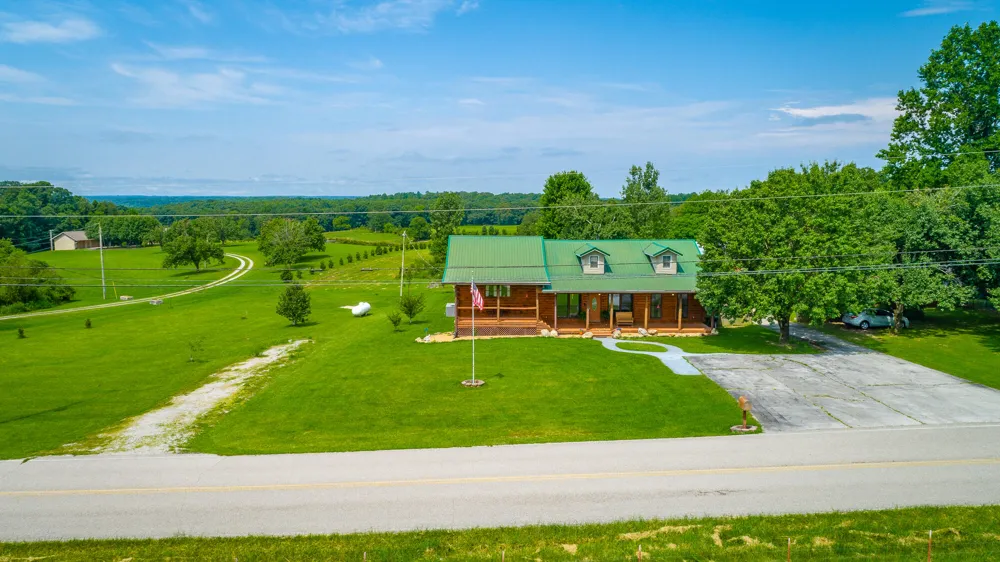 2195 Myers Road Pikeville, TN 37367