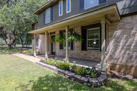 604 Post Oak Circle