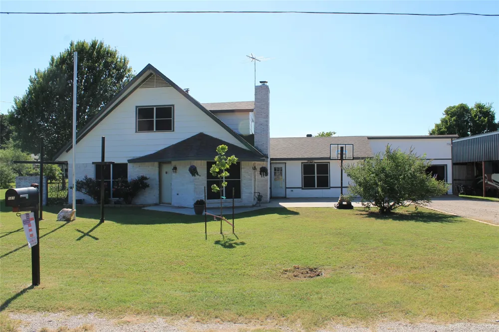 121 Port O Call Court Runaway Bay, TX 76426