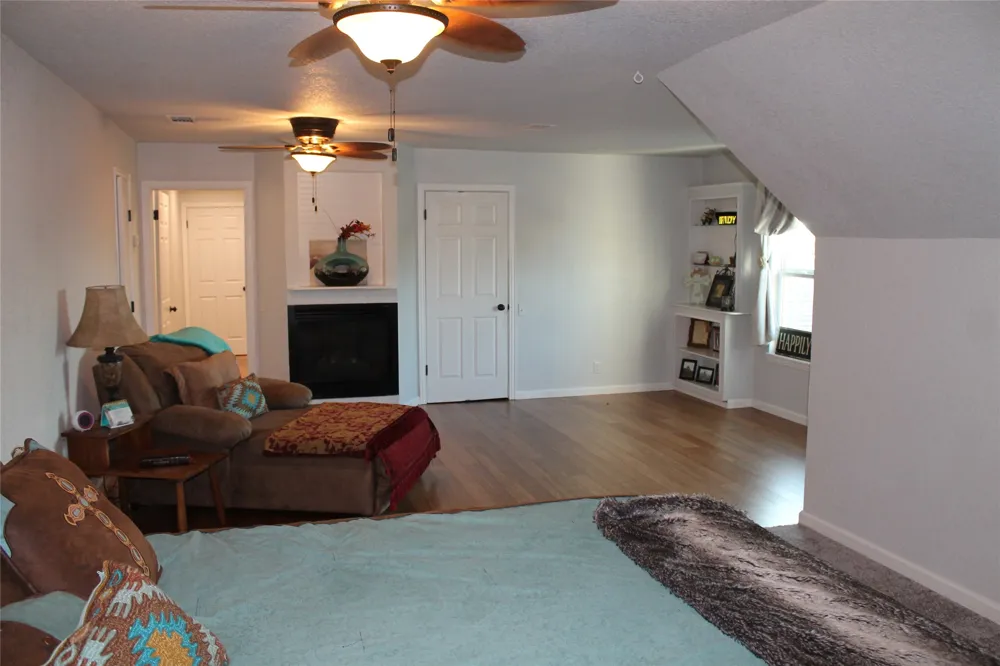 121 Port O Call Court Runaway Bay, TX 76426