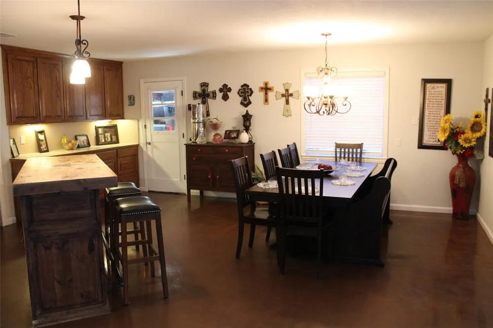 121 Port O Call Court Runaway Bay, TX 76426
