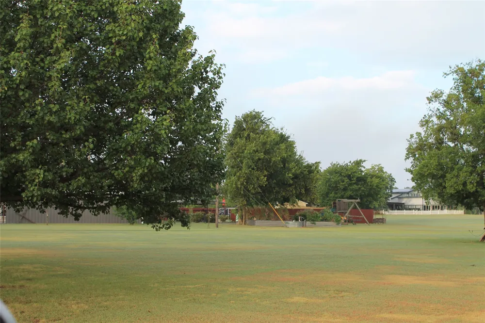 121 Port O Call Court Runaway Bay, TX 76426