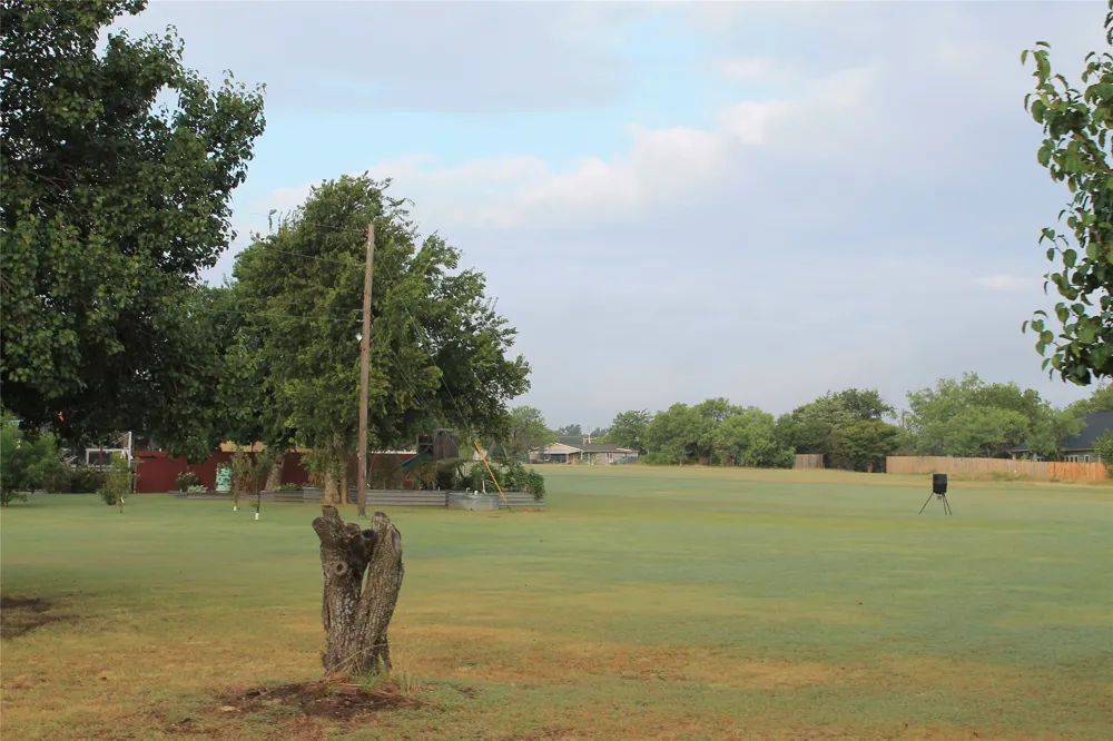121 Port O Call Court Runaway Bay, TX 76426