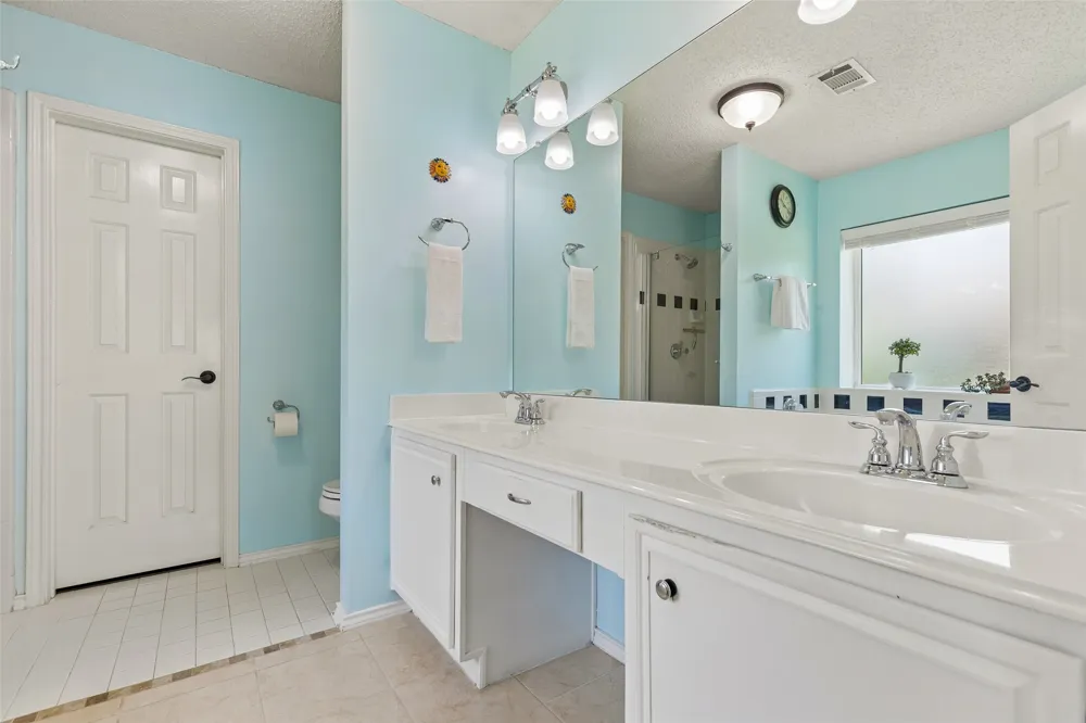 933 Golden Grove Drive Lewisville, TX 75067