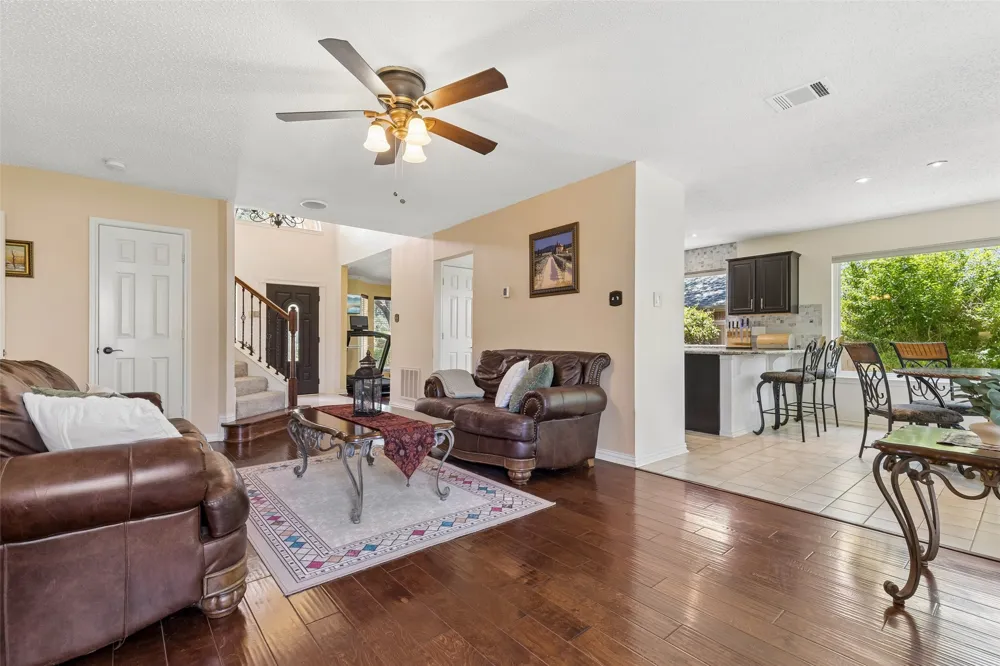 933 Golden Grove Drive Lewisville, TX 75067