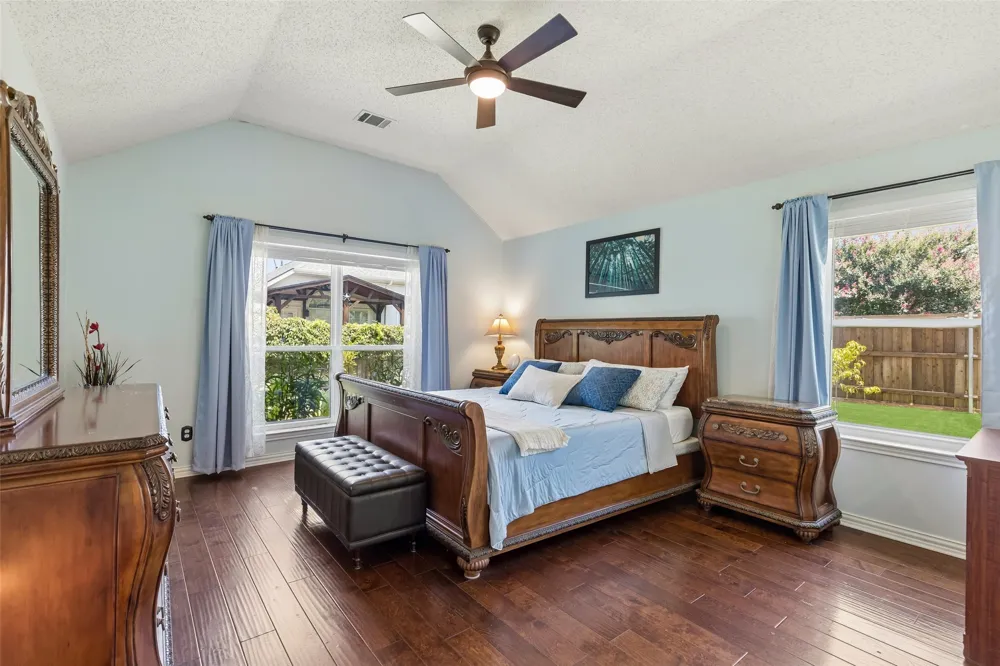 933 Golden Grove Drive Lewisville, TX 75067