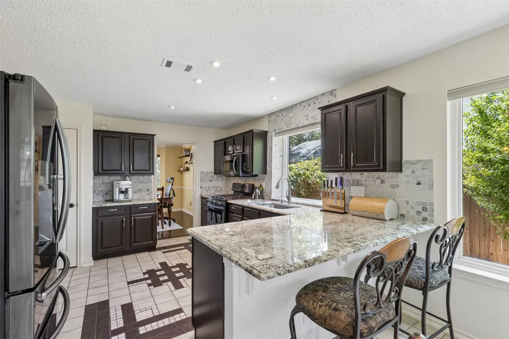 933 Golden Grove Drive Lewisville, TX 75067