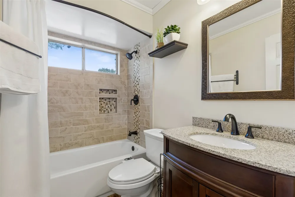933 Golden Grove Drive Lewisville, TX 75067