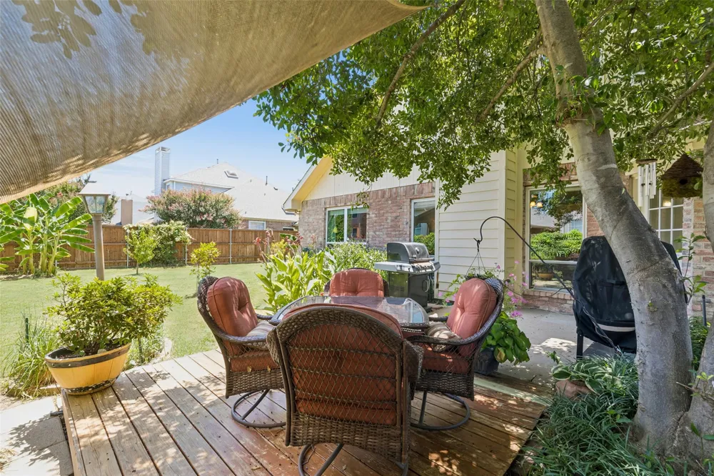 933 Golden Grove Drive Lewisville, TX 75067