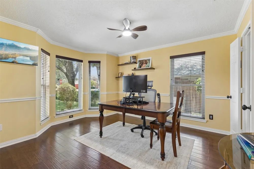 933 Golden Grove Drive Lewisville, TX 75067