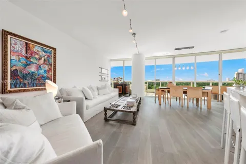 2127 Brickell Ave #1006