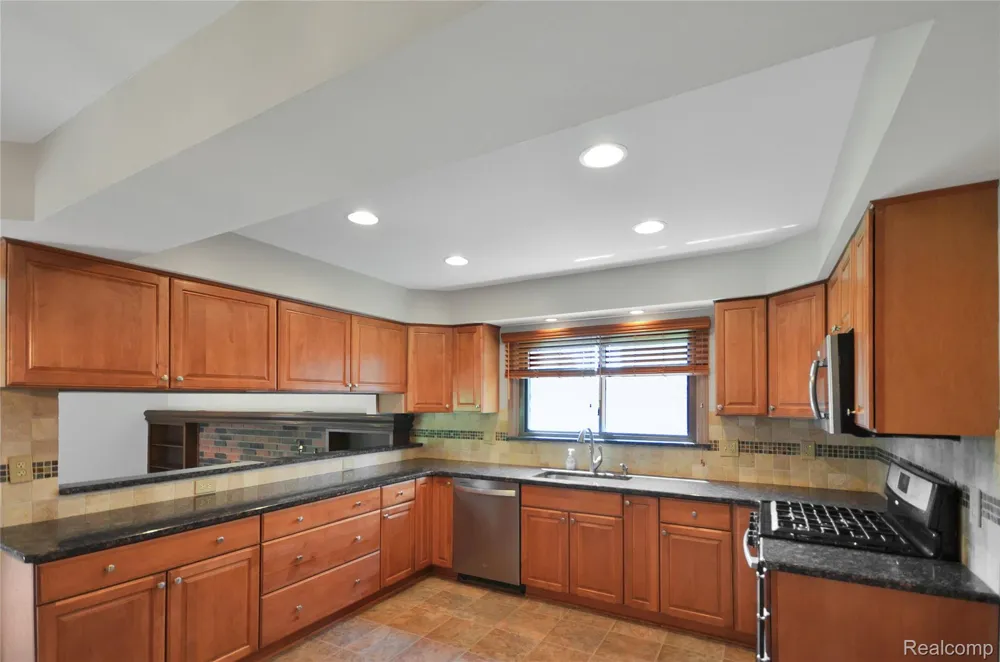 3634 Tracy Drive Sterling Heights City, MI 48310