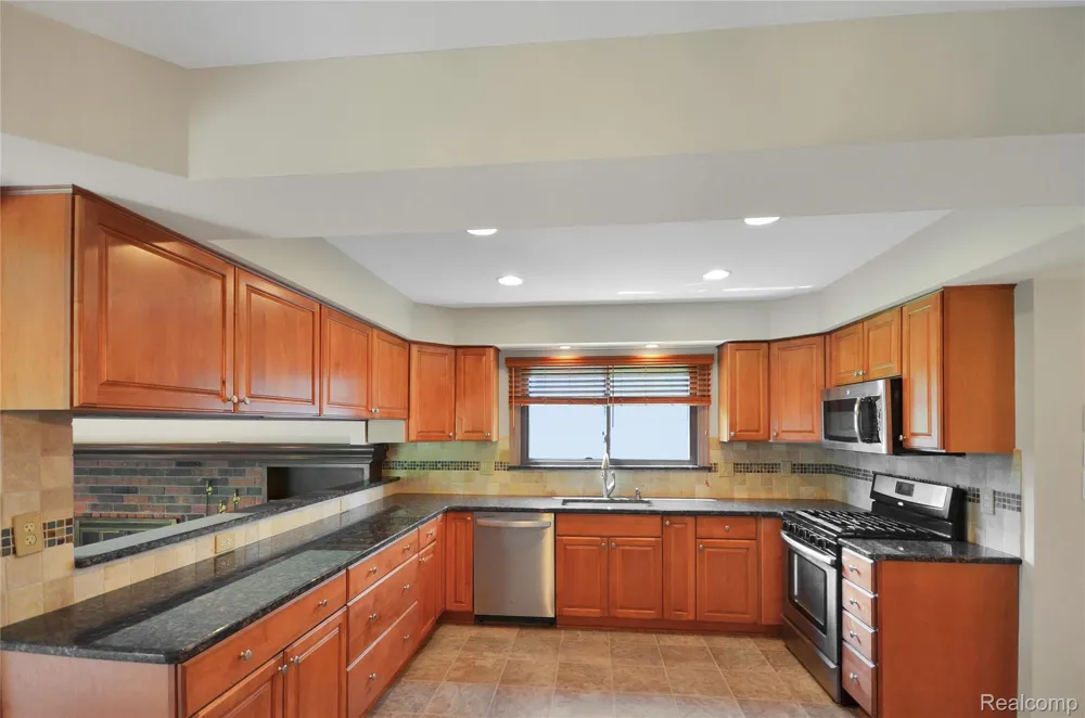 3634 Tracy Drive Sterling Heights City, MI 48310