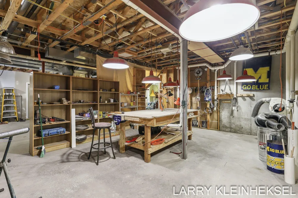 5645 Lakeshore Drive Port Sheldon Township, MI 49424