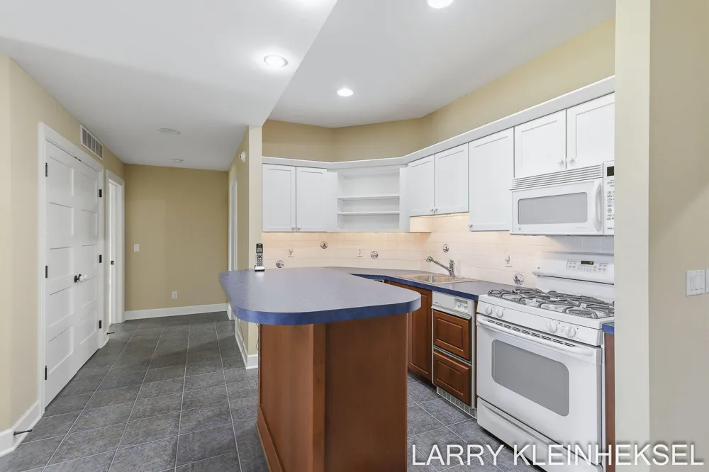 5645 Lakeshore Drive Port Sheldon Township, MI 49424