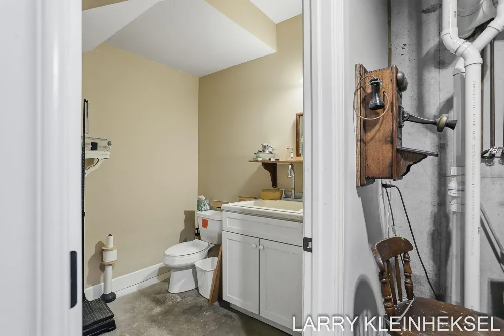 5645 Lakeshore Drive Port Sheldon Township, MI 49424