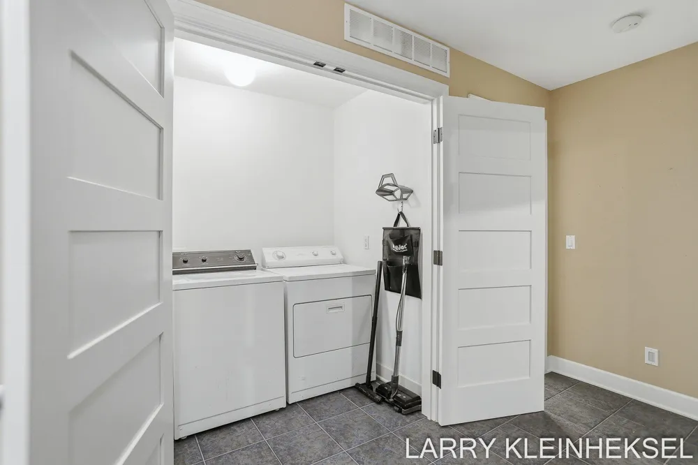 5645 Lakeshore Drive Port Sheldon Township, MI 49424