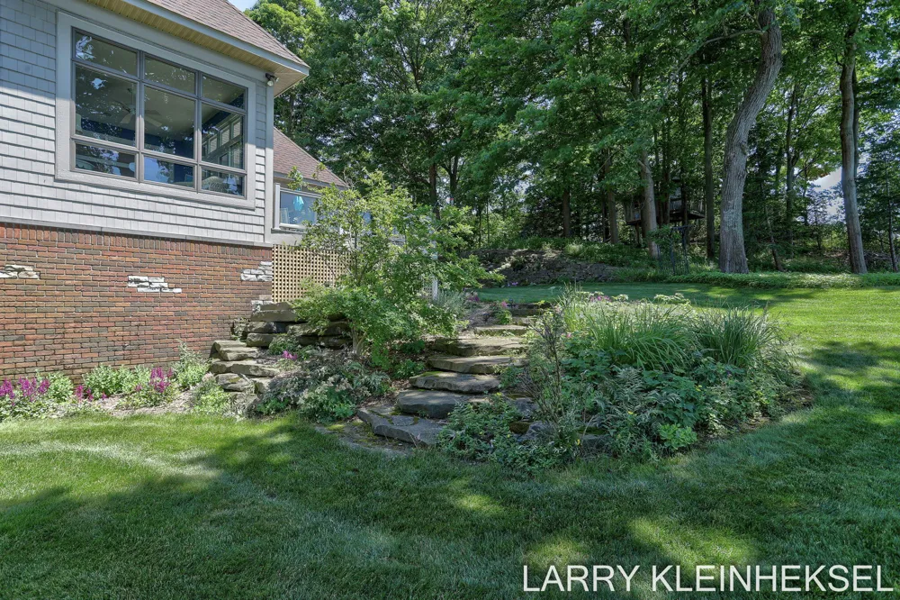 5645 Lakeshore Drive Port Sheldon Township, MI 49424
