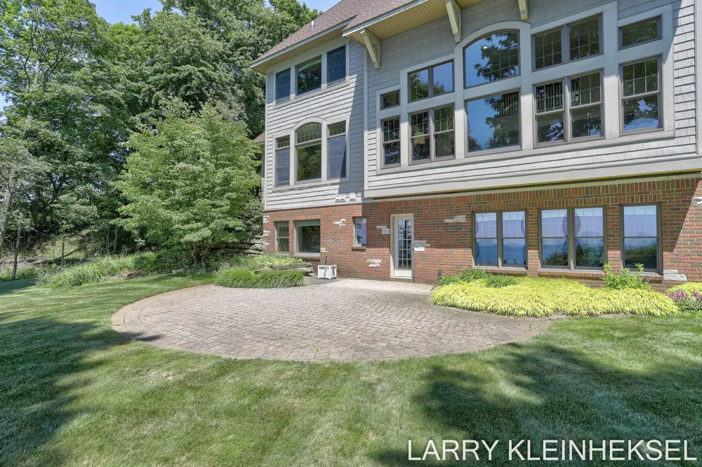 5645 Lakeshore Drive Port Sheldon Township, MI 49424
