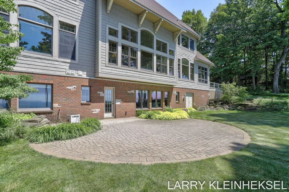 5645 Lakeshore Drive Port Sheldon Township, MI 49424
