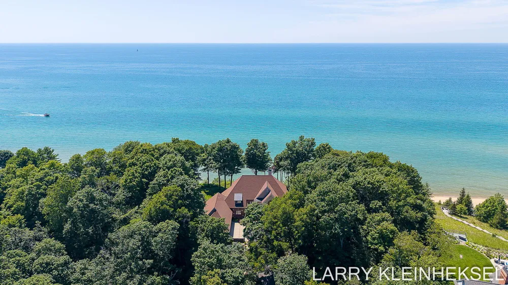 5645 Lakeshore Drive Port Sheldon Township, MI 49424
