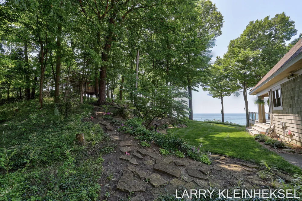 5645 Lakeshore Drive Port Sheldon Township, MI 49424