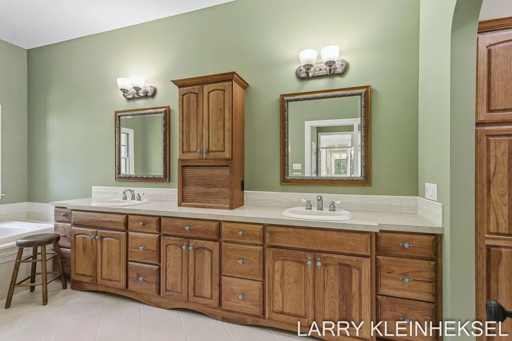 5645 Lakeshore Drive Port Sheldon Township, MI 49424