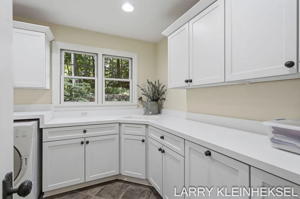 5645 Lakeshore Drive Port Sheldon Township, MI 49424