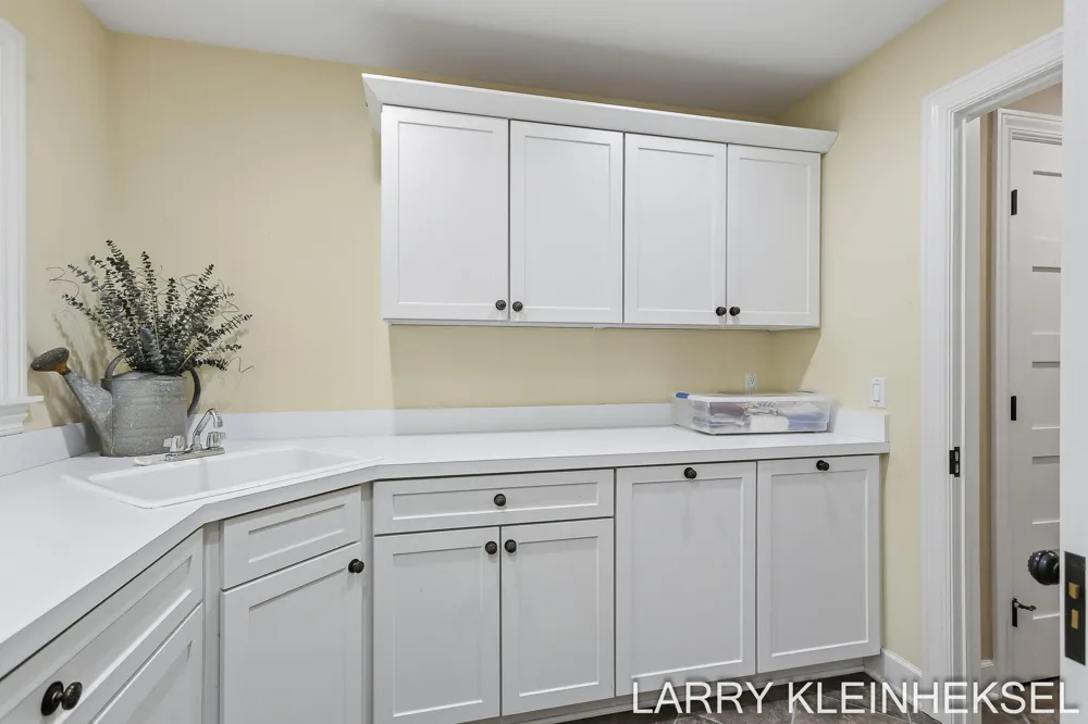 5645 Lakeshore Drive Port Sheldon Township, MI 49424
