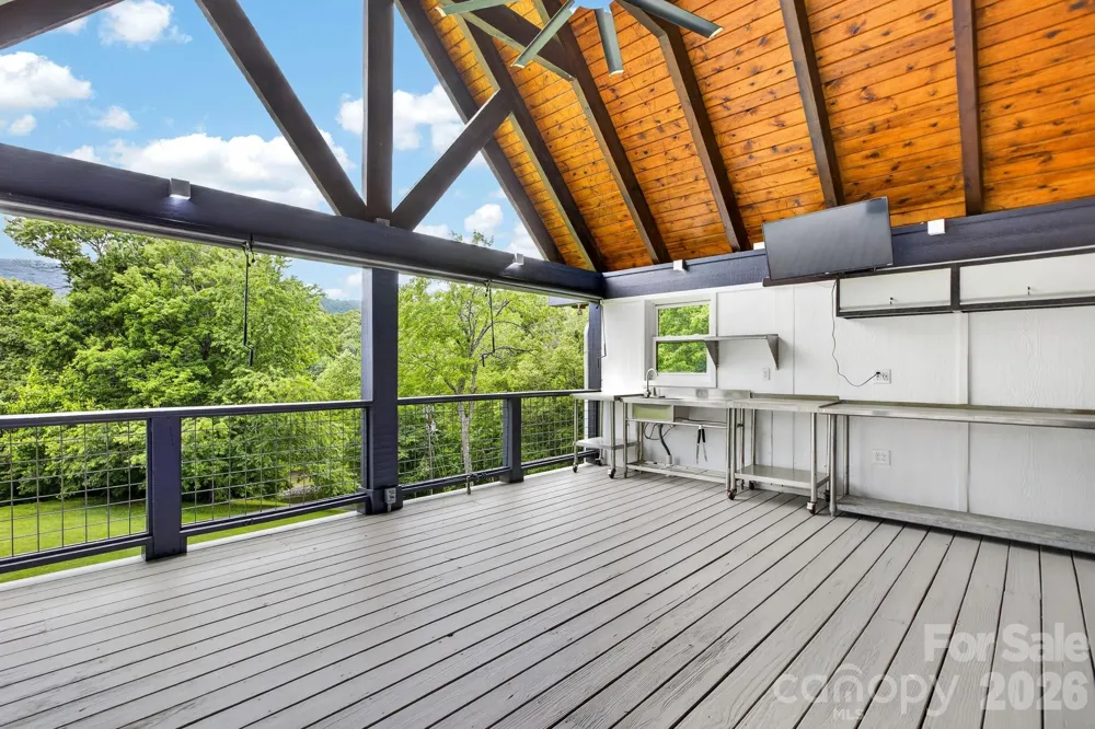 97 Whippoorwill Lane Fairview, NC 28730