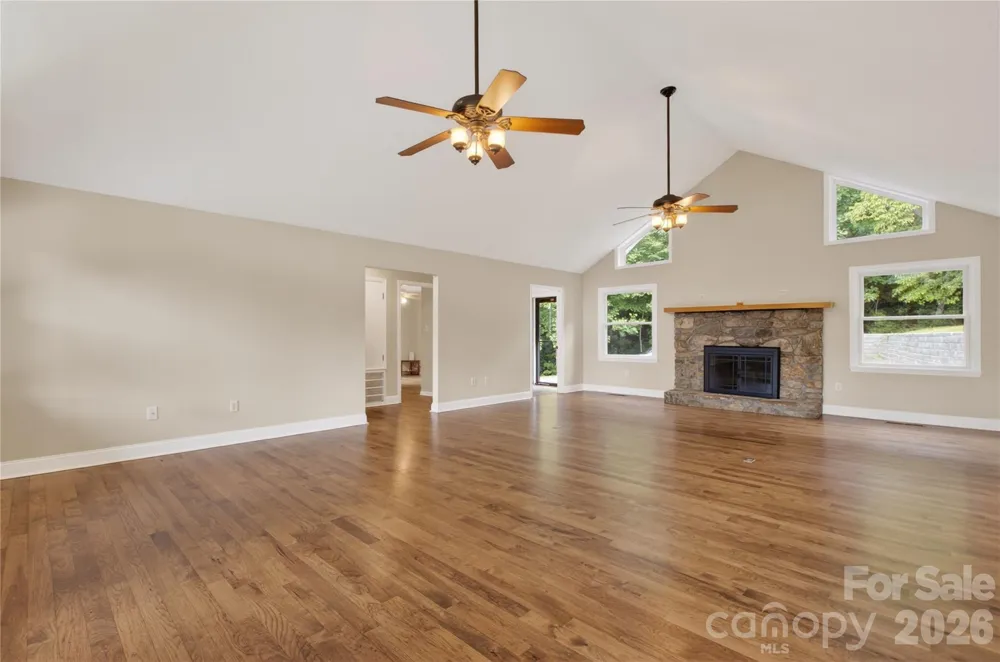 97 Whippoorwill Lane Fairview, NC 28730