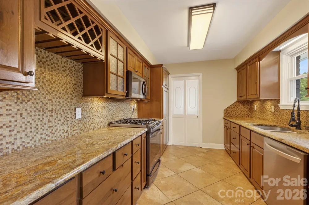 97 Whippoorwill Lane Fairview, NC 28730