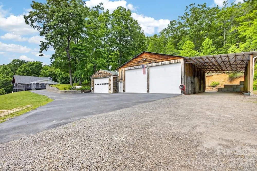 97 Whippoorwill Lane Fairview, NC 28730