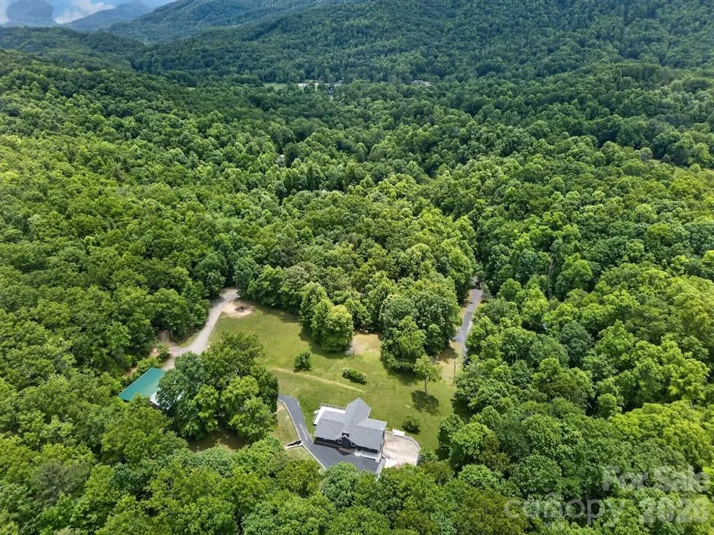 97 Whippoorwill Lane Fairview, NC 28730