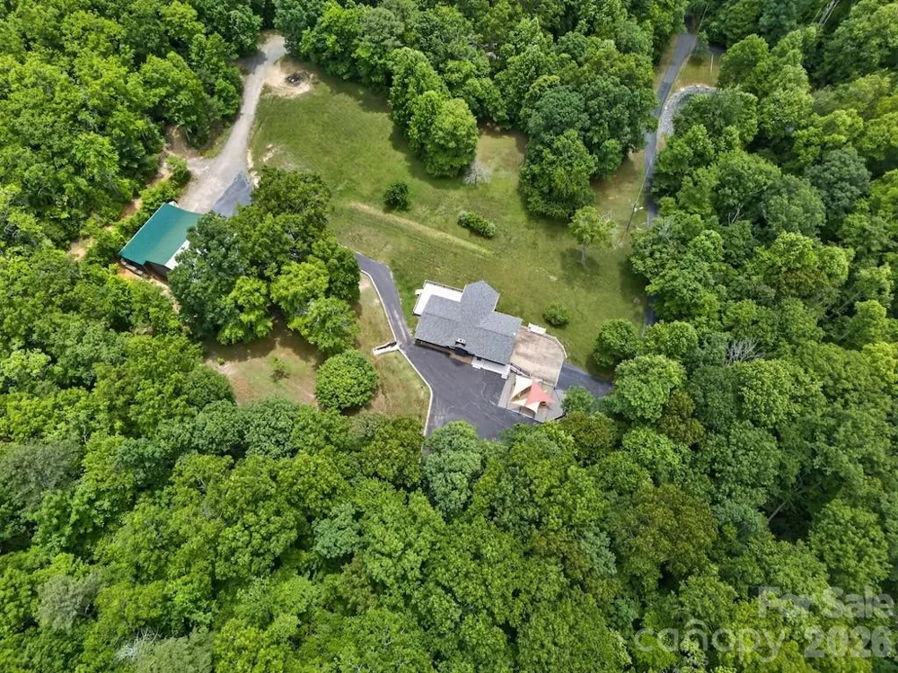 97 Whippoorwill Lane Fairview, NC 28730