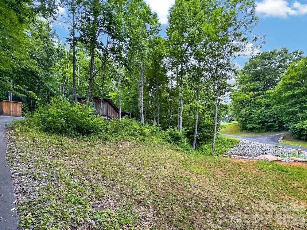 97 Whippoorwill Lane Fairview, NC 28730