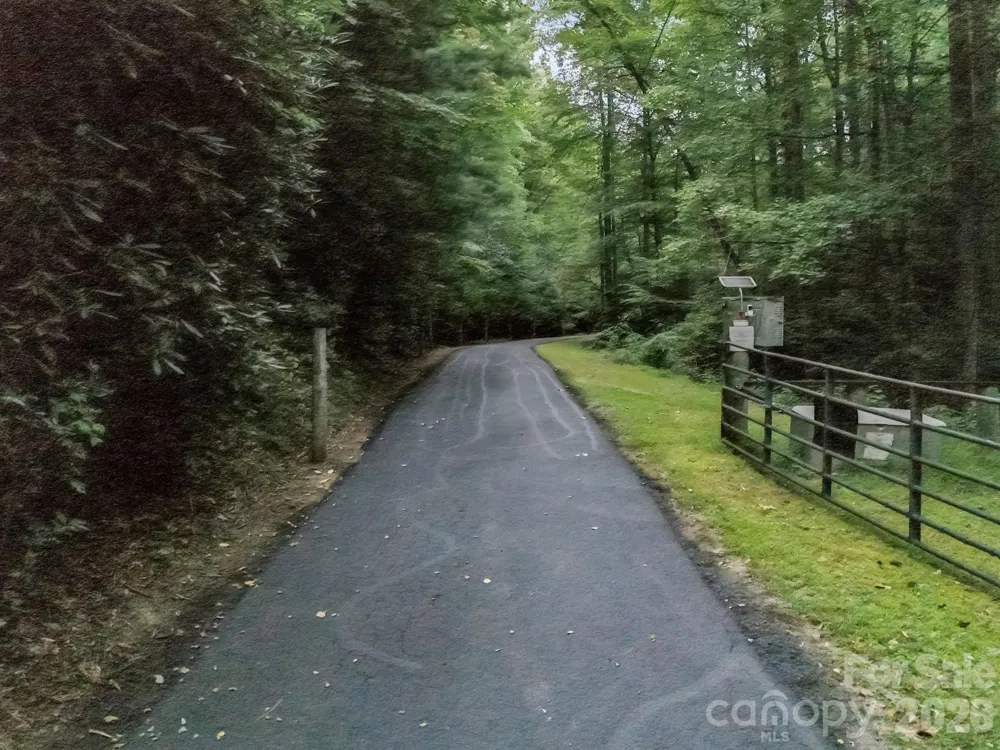 97 Whippoorwill Lane Fairview, NC 28730