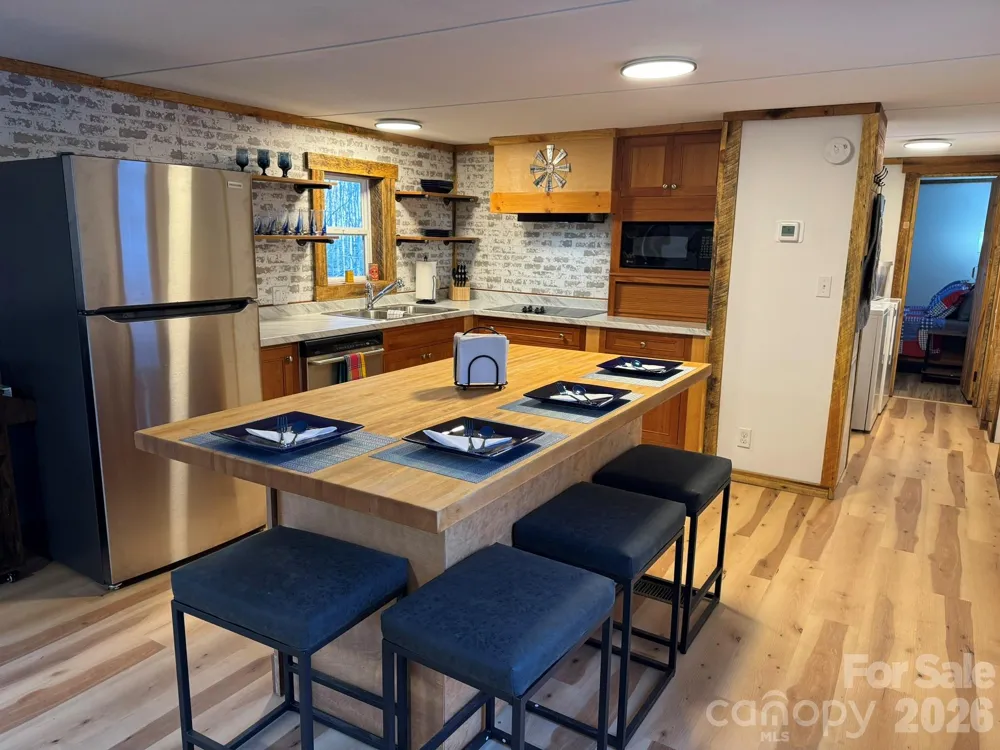 97 Whippoorwill Lane Fairview, NC 28730