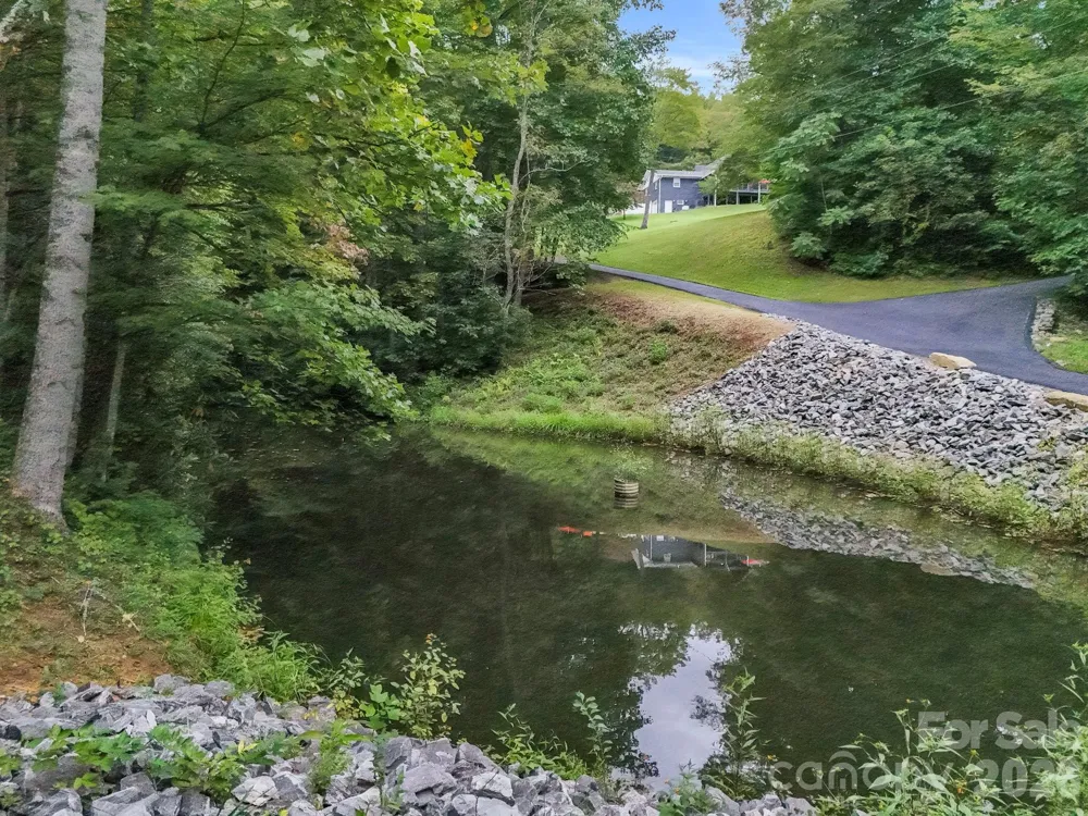 97 Whippoorwill Lane Fairview, NC 28730