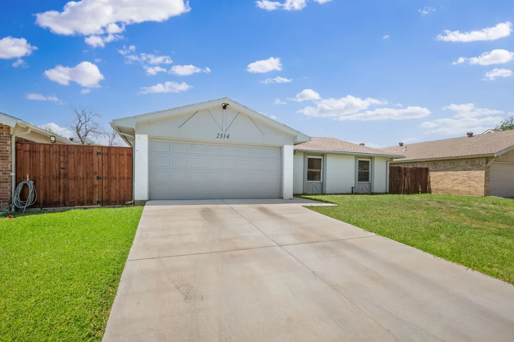 2314 Benbrook Drive Carrollton, TX 75007