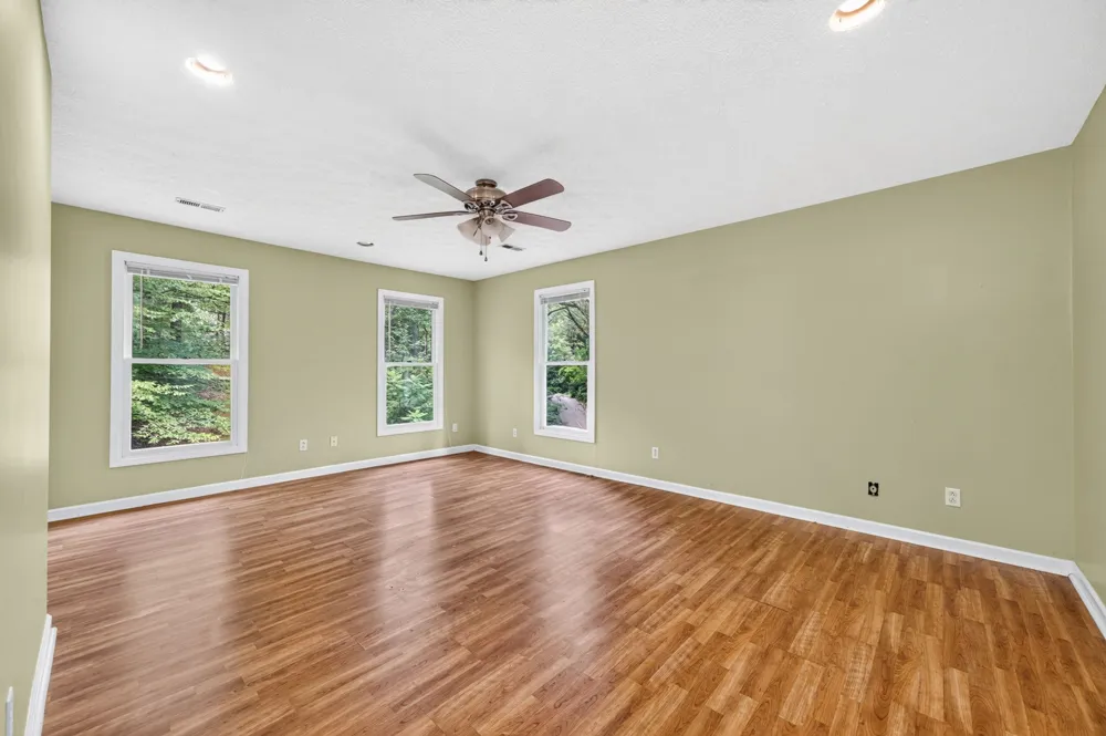 1945 Forest Cir SW Cookeville, TN 38506