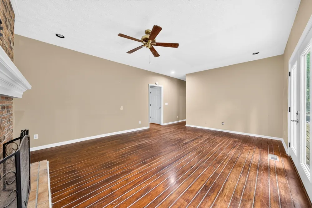 1945 Forest Cir SW Cookeville, TN 38506