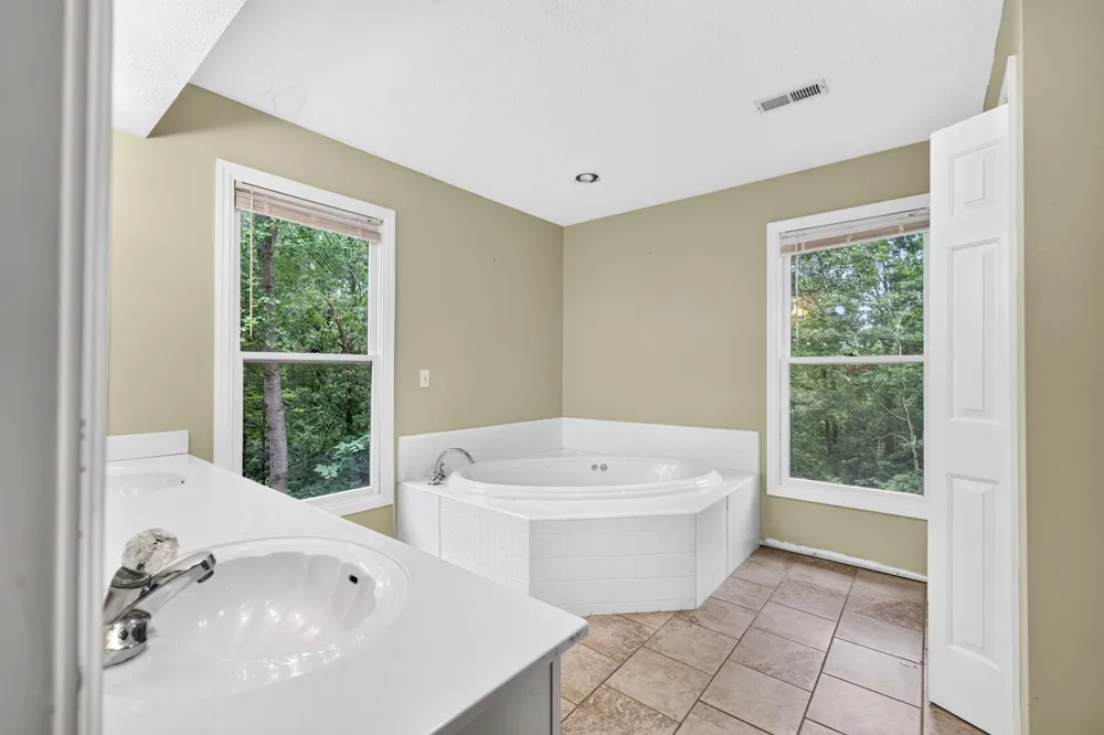1945 Forest Cir SW Cookeville, TN 38506