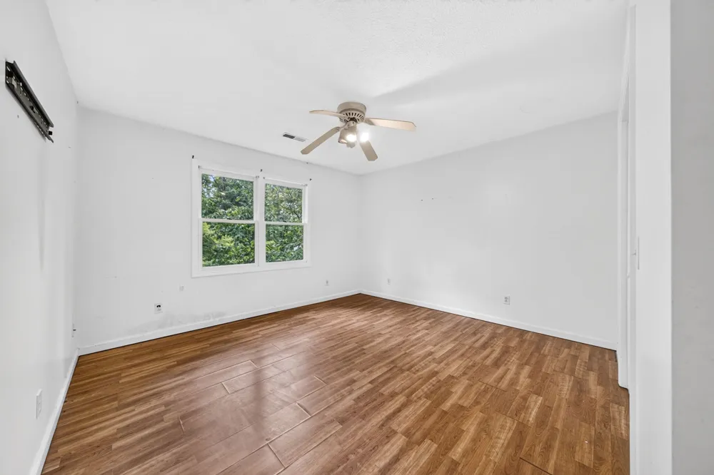1945 Forest Cir SW Cookeville, TN 38506