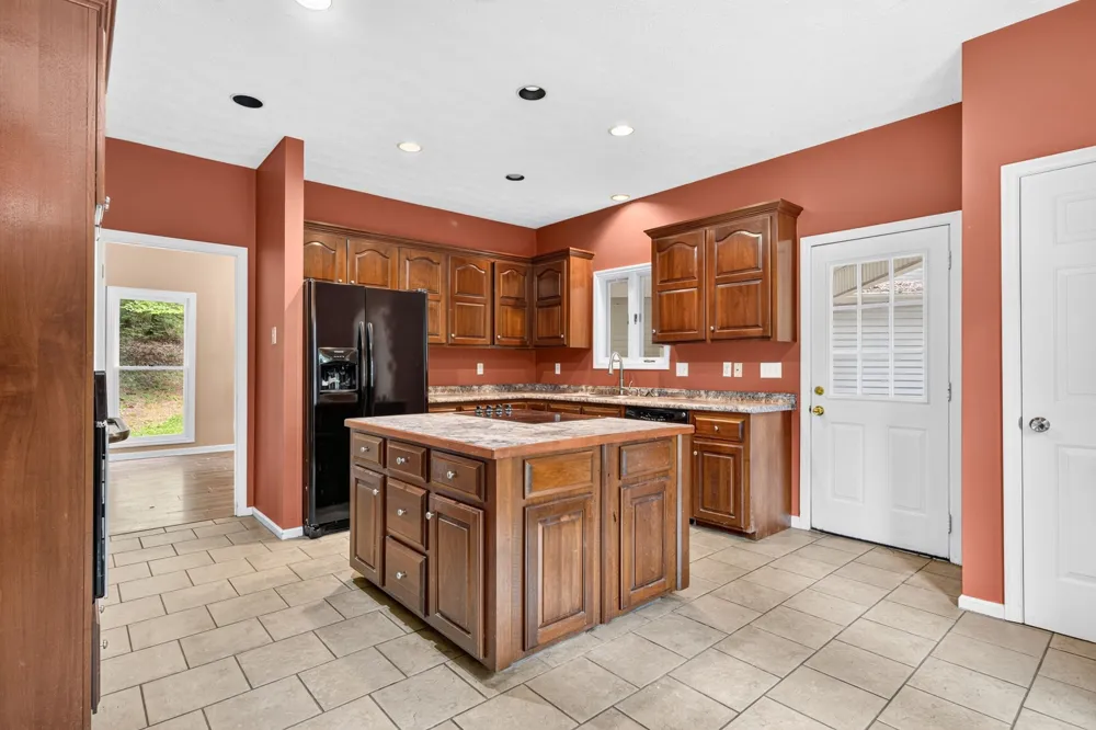 1945 Forest Cir SW Cookeville, TN 38506