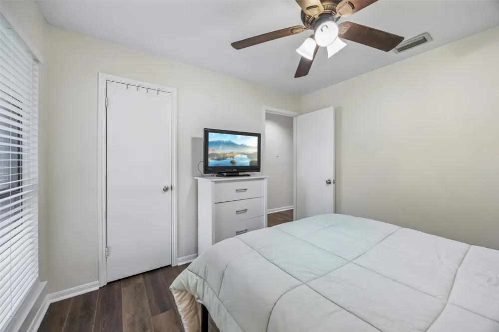 1725 Mayflower Drive Carrollton, TX 75007