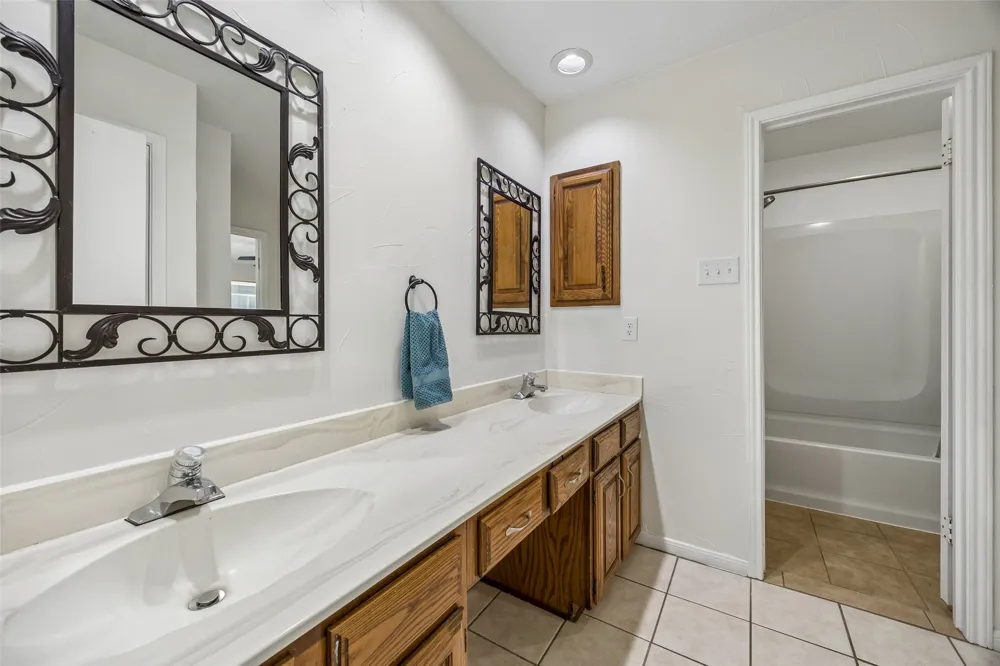 1725 Mayflower Drive Carrollton, TX 75007