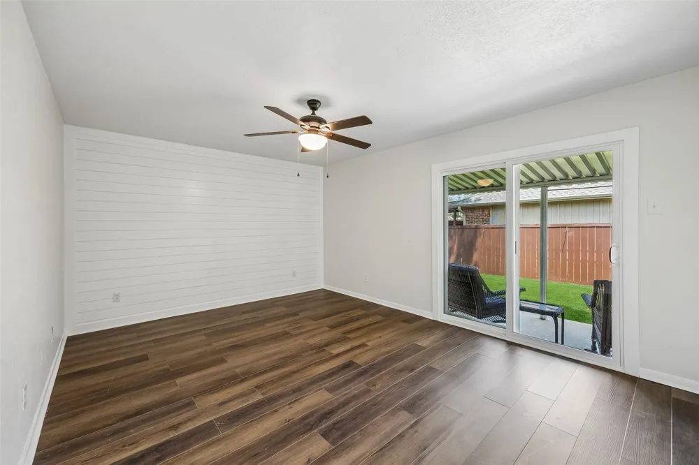 1725 Mayflower Drive Carrollton, TX 75007