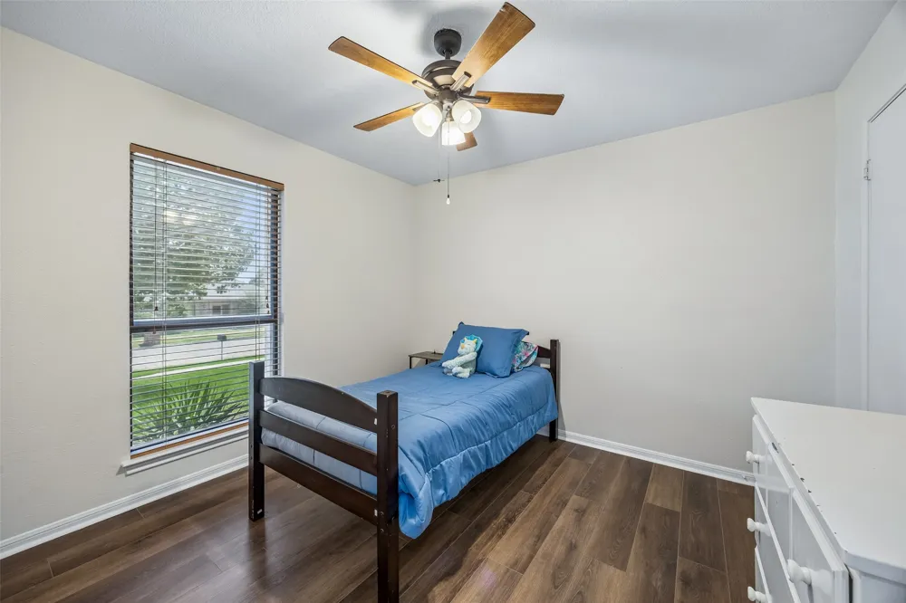 1725 Mayflower Drive Carrollton, TX 75007