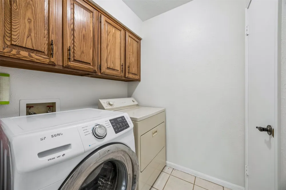 1725 Mayflower Drive Carrollton, TX 75007